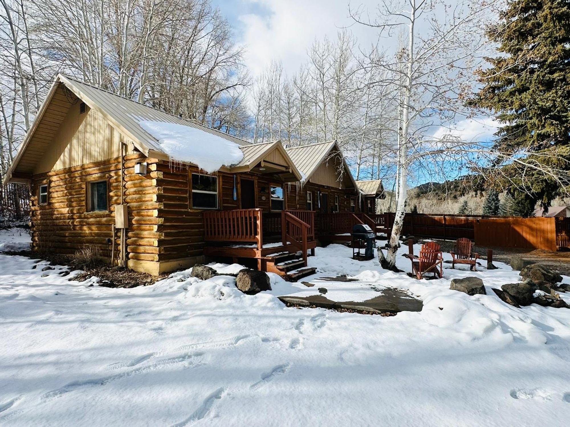 Ute Bluff Lodge, Cabins And Rv Park 사우스포크 외부 사진