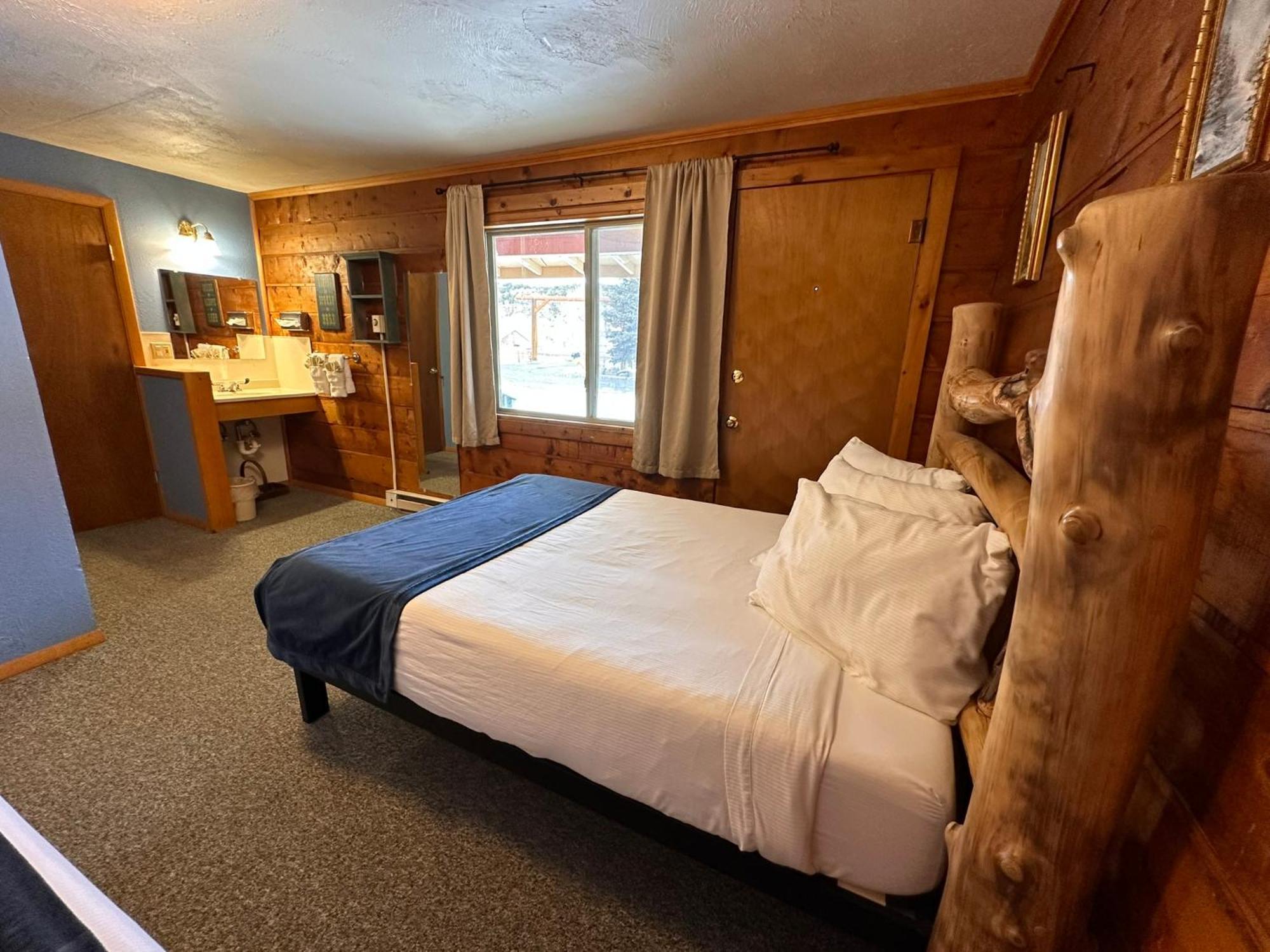 Ute Bluff Lodge, Cabins And Rv Park 사우스포크 외부 사진